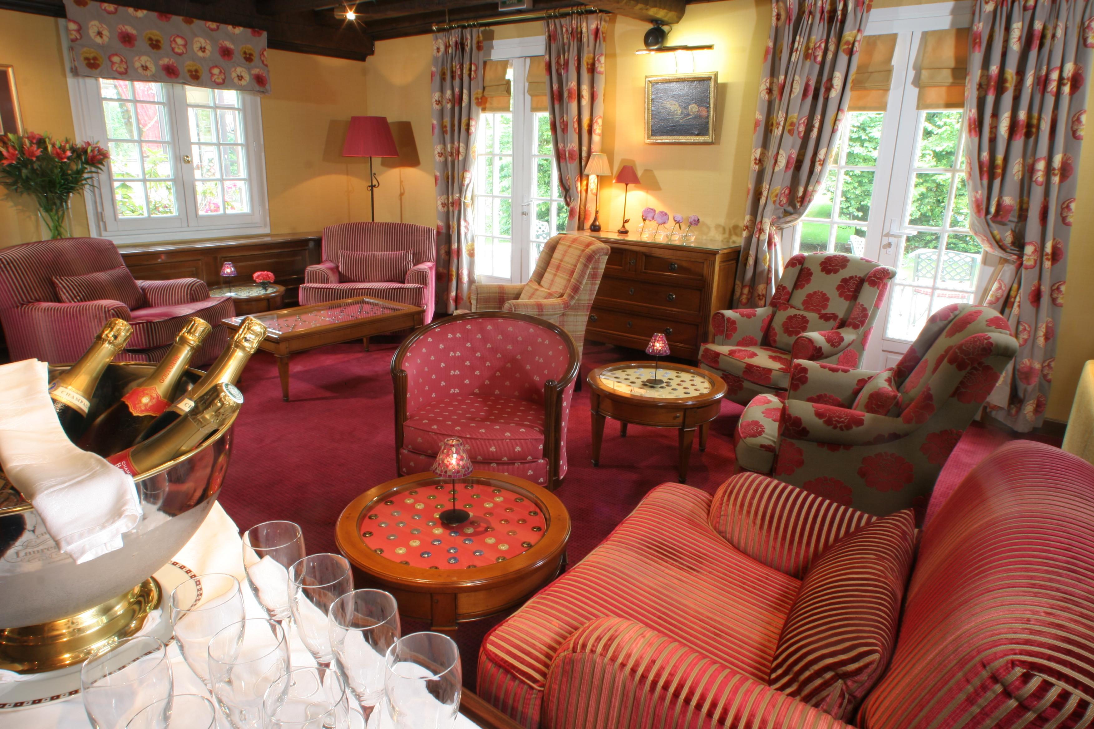 Hostellerie Briqueterie & Spa Champagne Vinay  Eksteriør bilde The lounge at the hotel