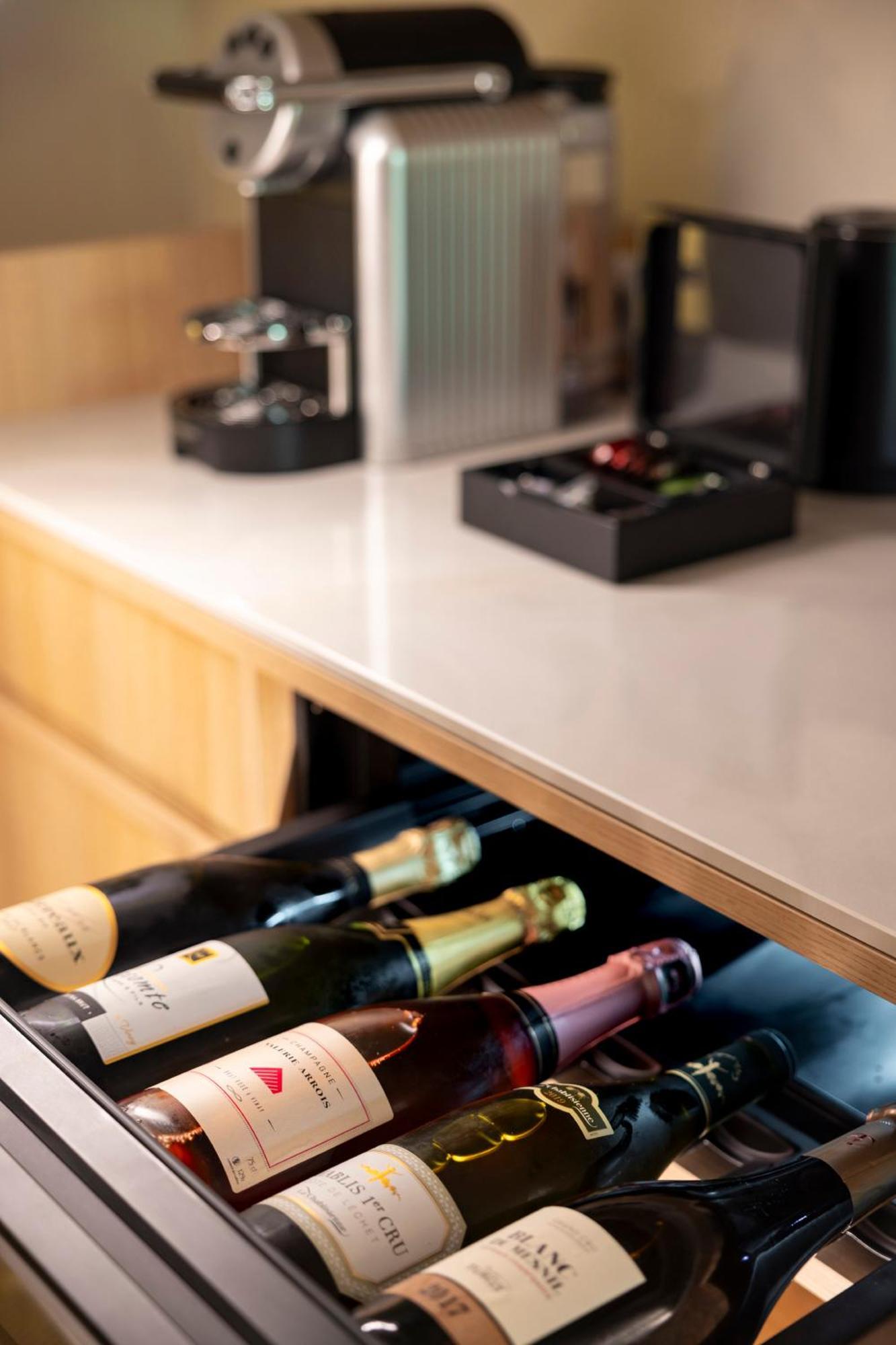 Hostellerie Briqueterie & Spa Champagne Vinay  Eksteriør bilde Wine drawer