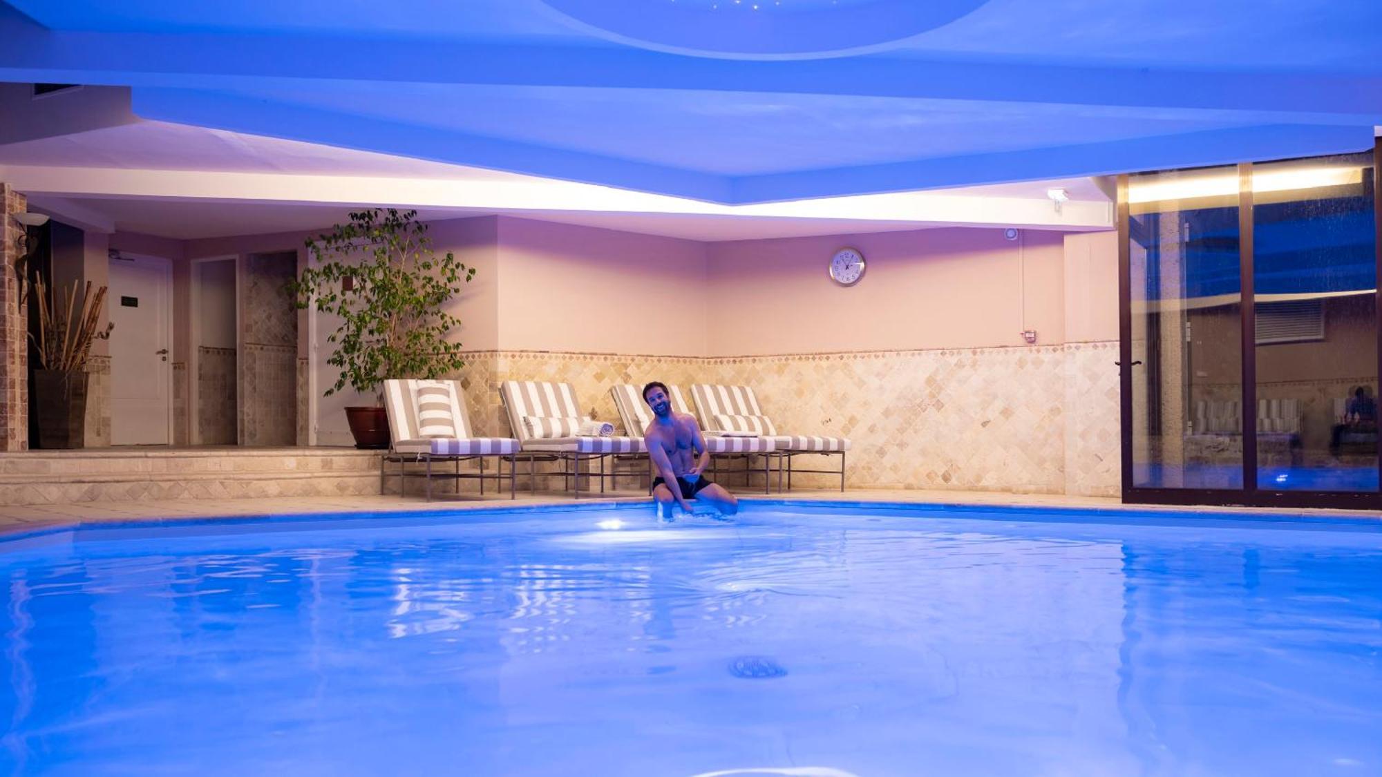 Hostellerie Briqueterie & Spa Champagne Vinay  Eksteriør bilde The pool at the hotel